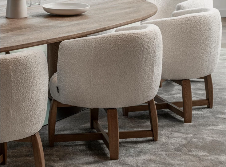 Low Dining Chair Chabby stof beige houten poot Passe Partout