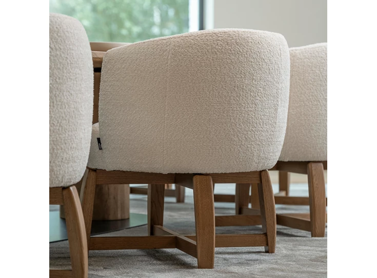 Zijde Low Dining Chair Chabby stof beige houten poot Passe Partout
