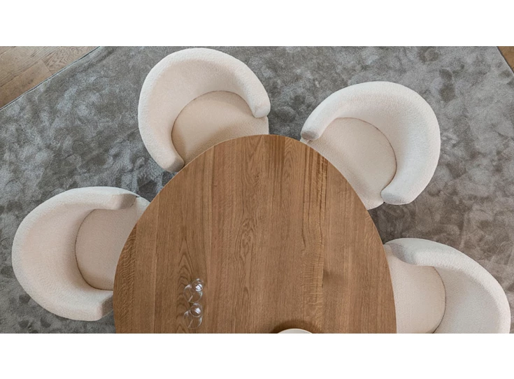 Bovenkant Low Dining Chair Chabby stof beige houten poot Passe Partout