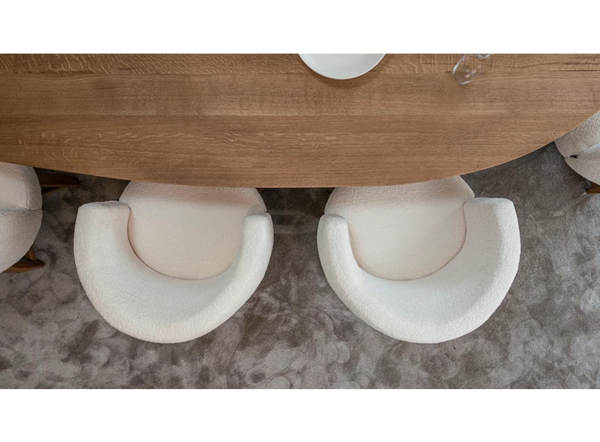 Aan eettafel Low Dining Chair Chabby stof beige houten poot Passe Partout