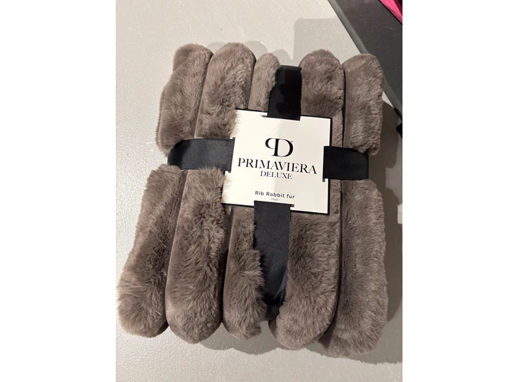 Rib rabbit fur plaid- taupe/grijs- 150*200