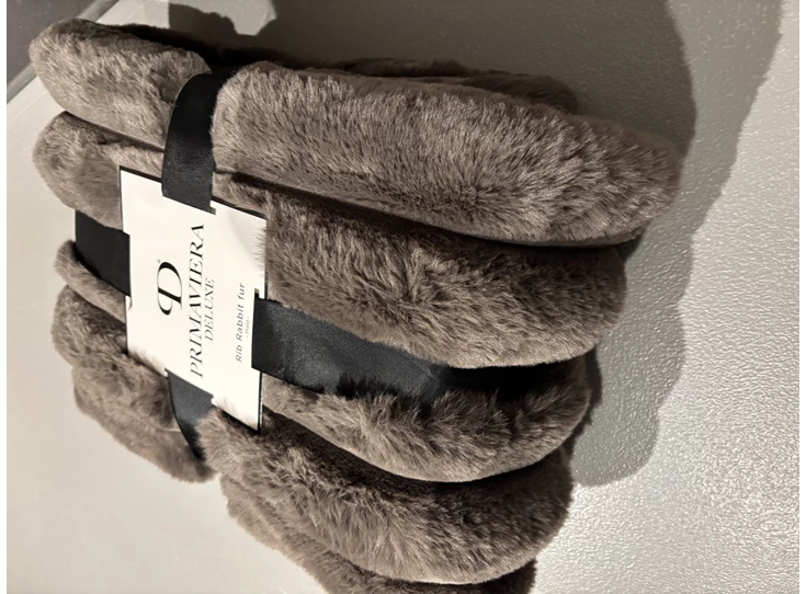 Rib rabbit fur plaid- taupe/grijs- 150*200-1