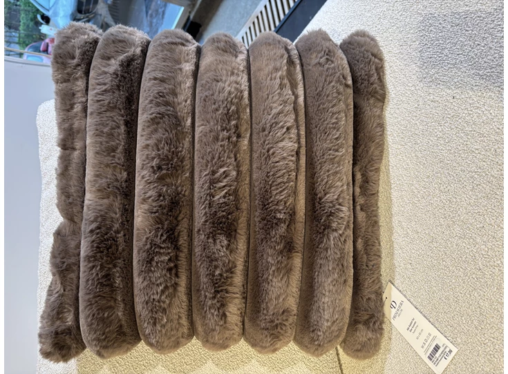Rib rabbit fur sierkussen- taupe/grijs- 50*50