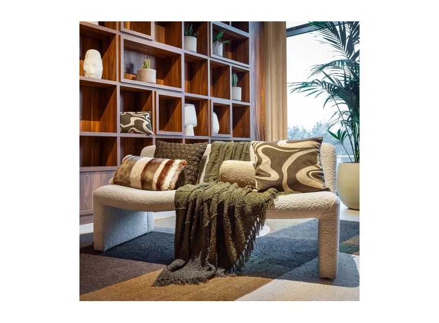 Cleo sierkussen- military olive- 30x50cm- sfeerbeeld