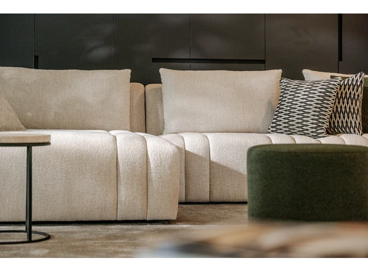 Front Hoeksalon Xavio brede longchair stof beige Passe Partout