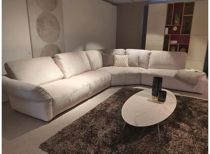 Zijkant Salon Carrera stof greige Franco Ferri