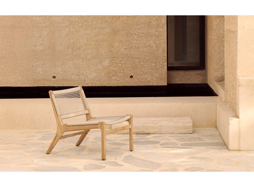 Sfeerfoto Bijzetzetel Teak Jack Outdoor lounge chair woven beige cord 10223 Ethnicraft