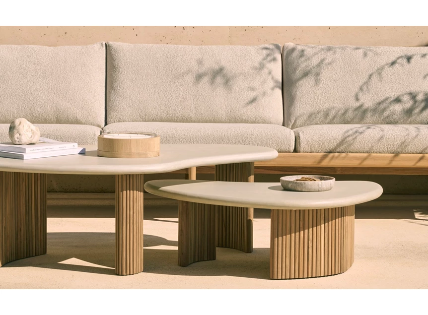 Sfeerfoto Salontafel Boomerang outdoor coffee table pebble concrete 11237 Ethnicraft