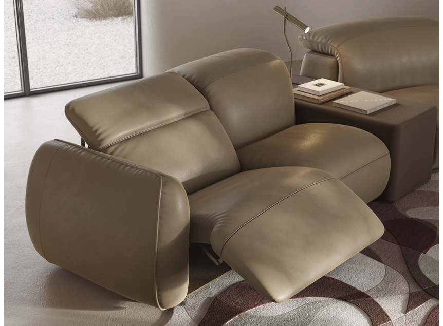 Detail bovenkant relax Schuine zetel Mindful 2389 leder zandkleur Natuzzi Italia