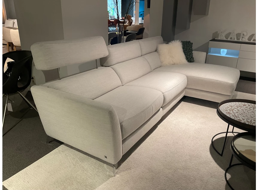 Verstelbare hoofdsteun Salon Stan 3035 met longchair en relax stof wit Natuzzi Italia
