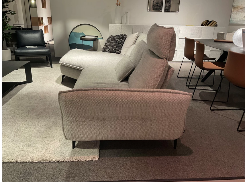 Zijkant Salon MR 2340 met longchair stof grijs Musterring