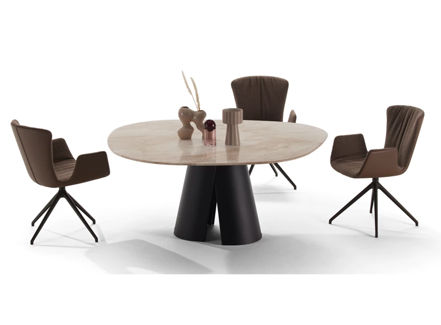 Sfeerfoto Eettafel Kent 1550 trapeza shape natuursteen Draenert