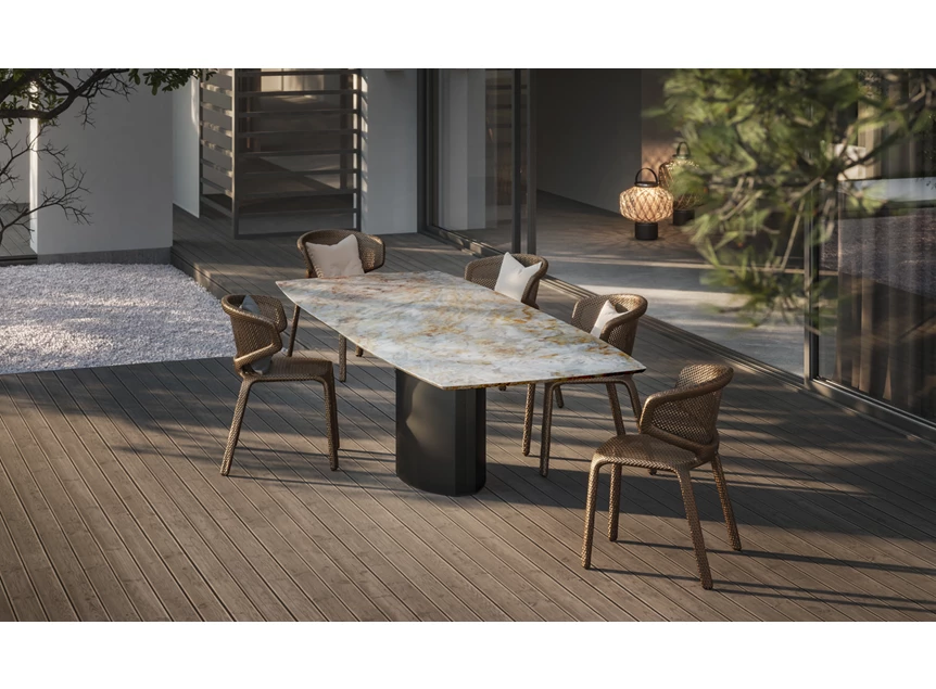 Sfeerfoto tuin Vaste tafel Adler outdoor stone river gold natuursteen Draenert