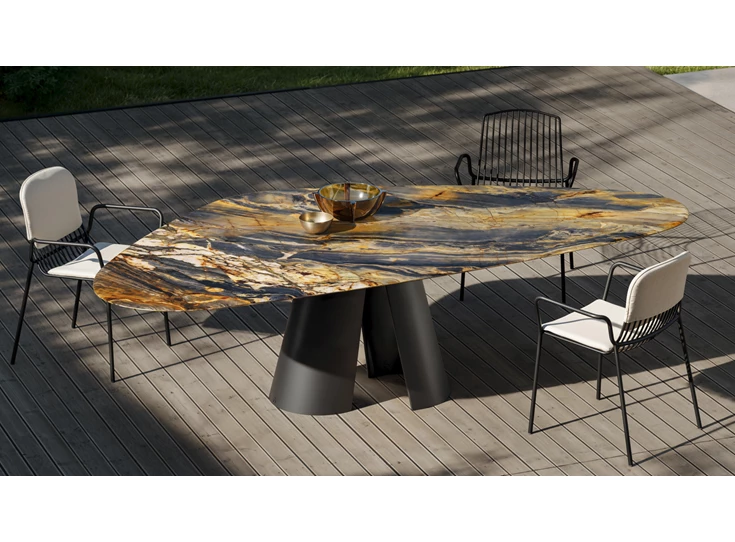 Sfeerfoto tuin Tafel Kent outdoor 1550-O trilungo natuursteen quartzit colorado Draenert