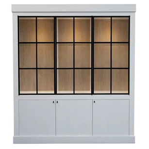 Vitrinekast Wood wit gelakt binnenkant lichte eik landelijk modern Michel Denolf