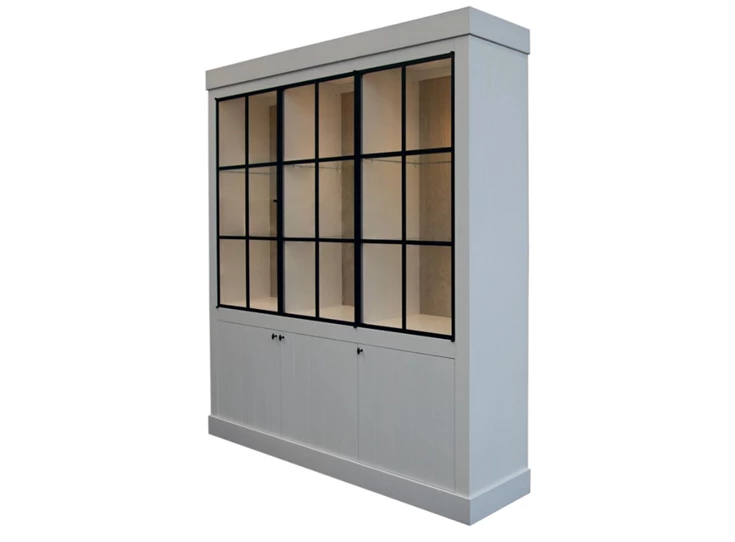 Zijkant Vitrinekast Wood wit gelakt binnenkant lichte eik landelijk modern Michel Denolf