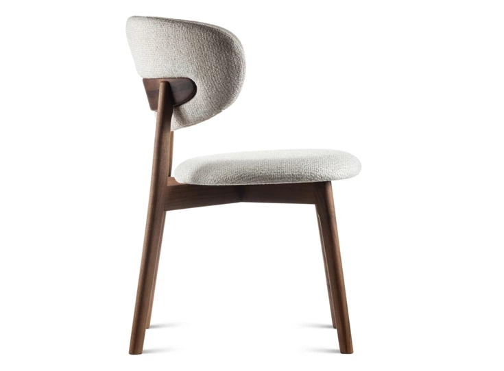 Zijkant Eetkamerstoel Capri massief noot Estetica Home