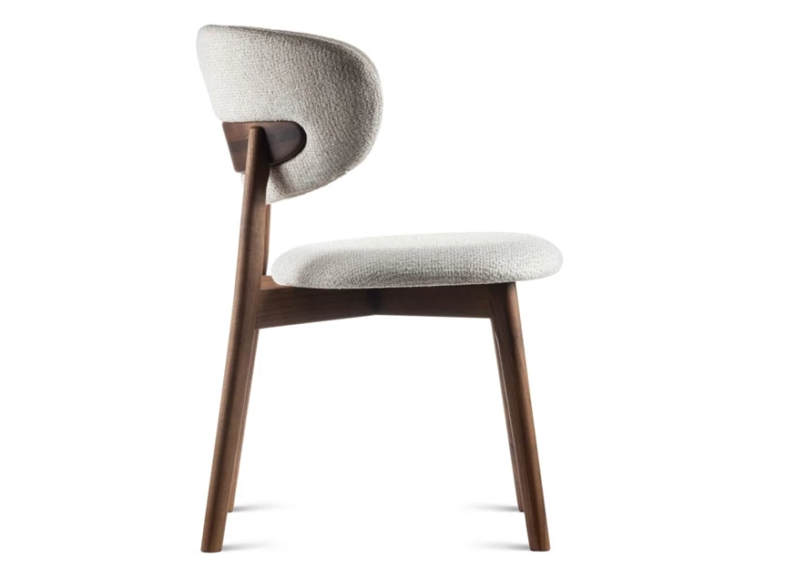 Zijkant Eetkamerstoel Capri massief noot Estetica Home