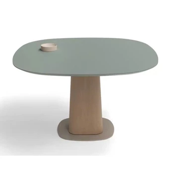 Eettafel Storq vierkant afgerond centrale poot Bree's New World