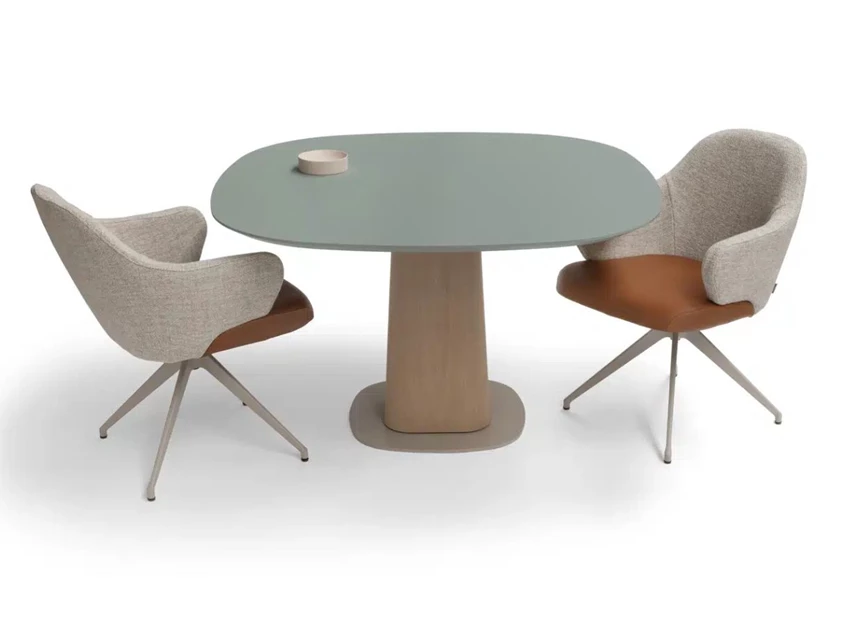 Met stoelen Eettafel Storq vierkant afgerond centrale poot Bree's New World