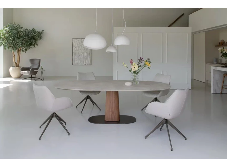 Met stoelen Kiq Eettafel Storq superellips centrale poot Bree's New World