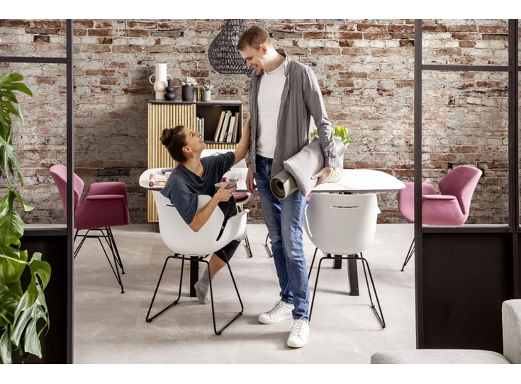 Achterkant Armstoel Tooon Original zwart Sled Base