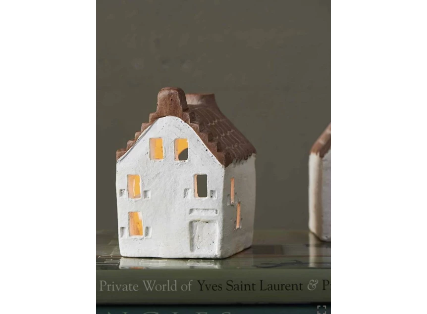 STEPPED GABLE CANAL HOUSE M