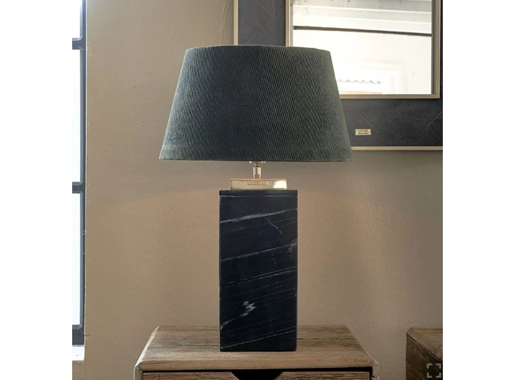 Sierra Marble vierkante lampenvoet- sfeerbeeld