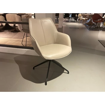 Armstoelen Kiq leder kiezel zand Bree's New World