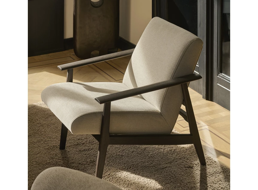 Sfeerfoto Bijzetzetel Teak Aspekt Dark Brown Lounge Chair 10670 Ethnicraft