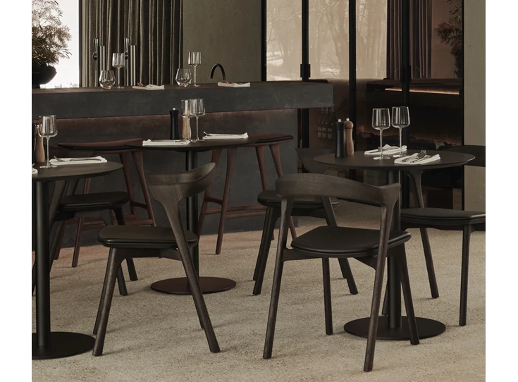 Sfeerfoto Eettafel Blend Dining Table Brown Oak top 51946 Ethnicraft