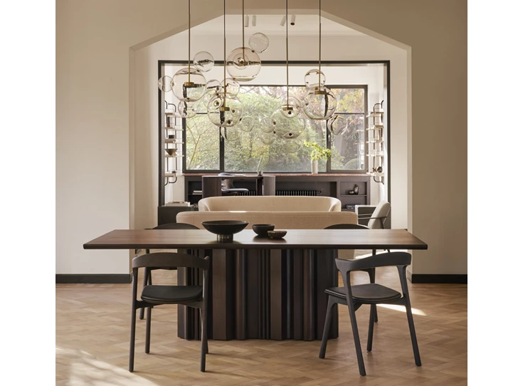 Front sfeerfoto Eettafel Mahogony Sequence Dark Brown Dining Table 35155 Ethnicraft