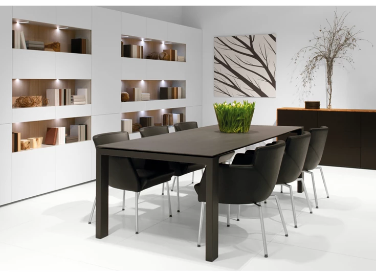 Sfeerfoto Tafel TZ keramiek donker Crest Tables to love Karat