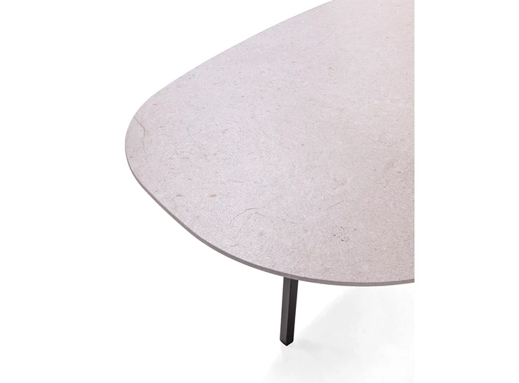 Detail Salontafel EL Ellipse organisch keramiek zand spikkel Crest Tables to love Karat