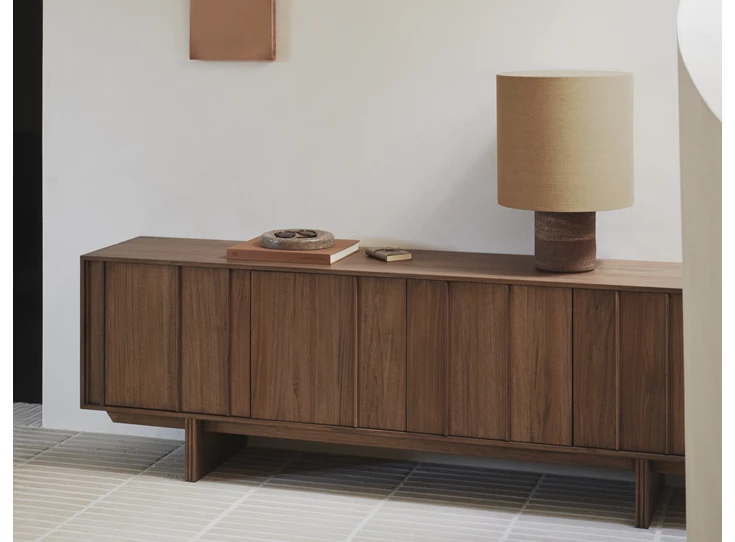 Sfeer zijkant Dressoir Teak Pillar Wild Brown Sideboard 14323 Ethnicraft