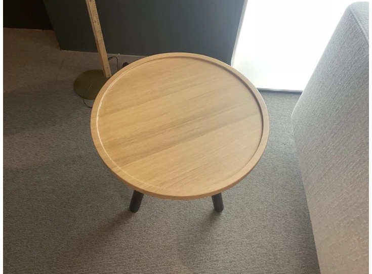 Bovenkant Bijzettafel Jon met dienblad Moome