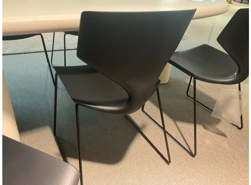 Achterkant Stoelen Quo Black sledepoot Tonon