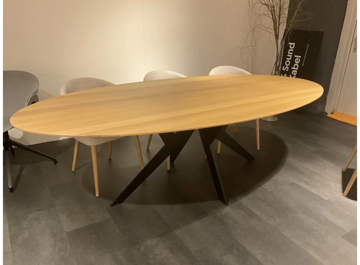 Eettafel Twist ovaal massief eik hout white wash Diadesi