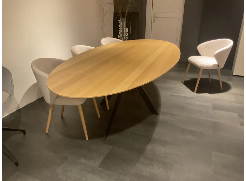 Zijkant Eettafel Twist ovaal massief eik hout white wash Diadesi