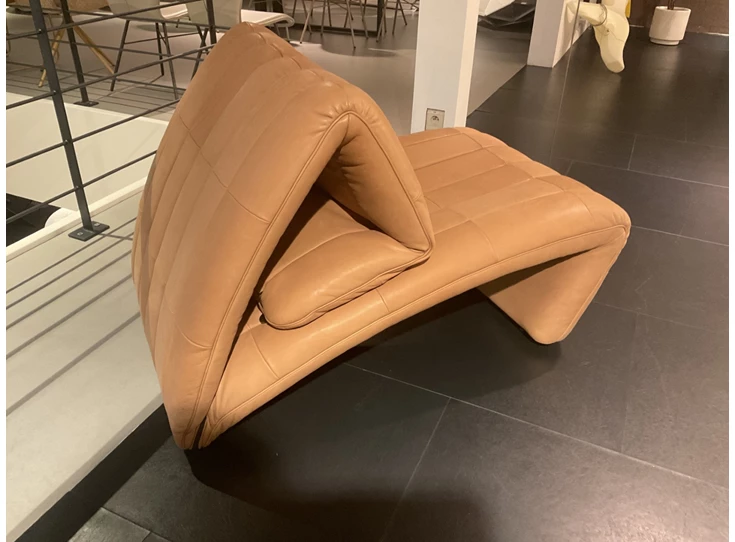 Zijkant Bijzetzetel DS-266 Yoga verstelbaar ligzetel leder cognac deSede