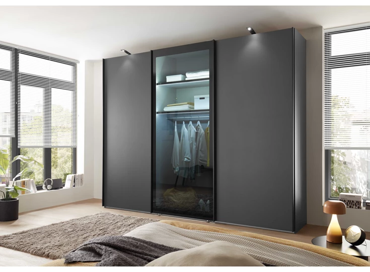 DUBAI_Graphit-D._SWT300cm,H236cm_mitlere Tür Glas Parsol-Grau,dahinter Bel_m.2Spots schwarz.jpg