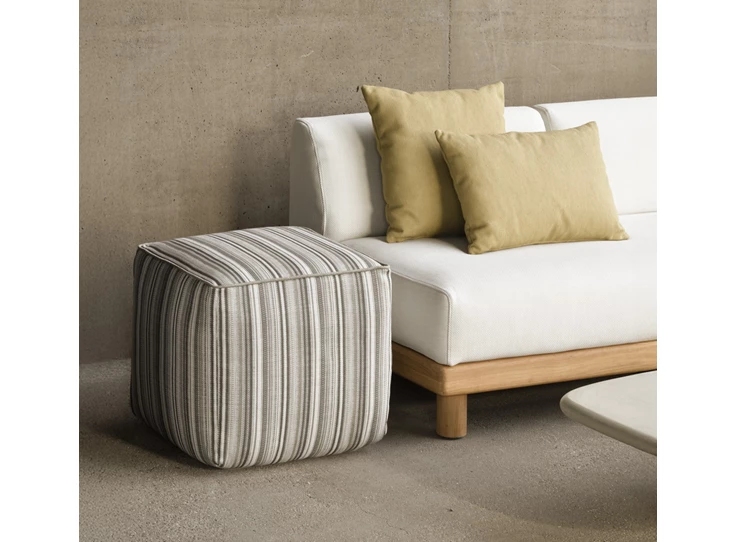 Sfeerfoto Poef Zahara Outdoor Pouf Grey Stripes 20183 Ethnicraft