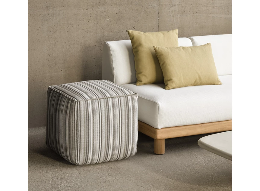 Sfeerfoto Poef Zahara Outdoor Pouf Grey Stripes 20183 Ethnicraft