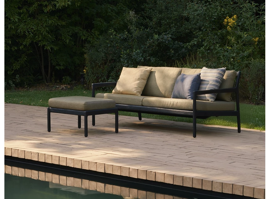 Sfeerfoto Lounge Teak Jack Black Outdoor Sofa 2 seater green fabric 10437 Ethnicraft