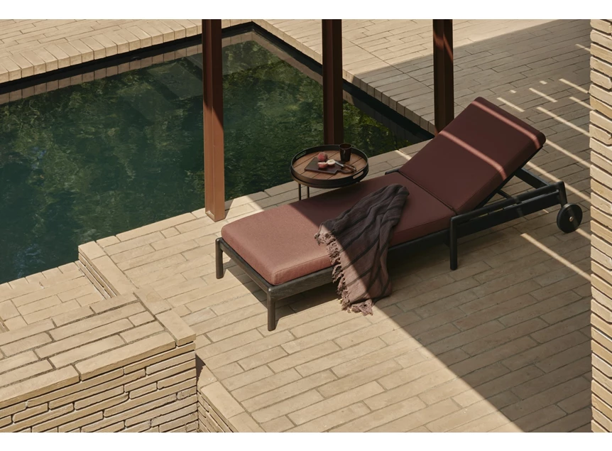 Bovenaanzicht sfeerfoto Bijzettafel Outdoor Tray Side Table Round S Dark Bronze 30006 Ethnicraft