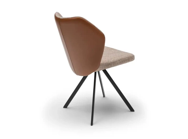 Achterkant Stoel Toby combinatie stof taupe leder cognac metalen poot Bree's New World