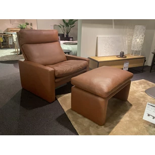 Bijzetzetel Manhattan met voetenbank leder Tabak cognac Erpo