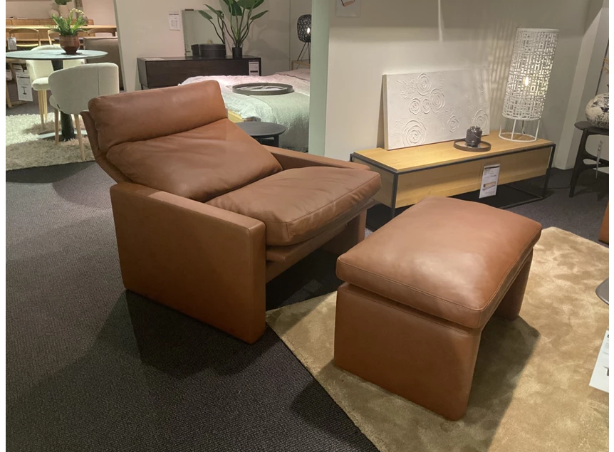 Verstelbare rugleuning Bijzetzetel Manhattan met voetenbank leder Tabak cognac Erpo