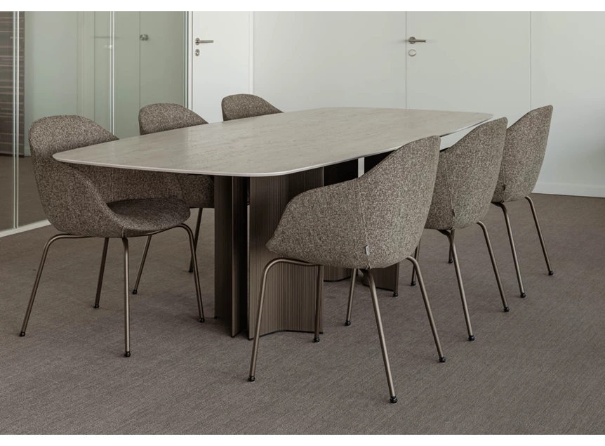 Sfeerfoto Armstoel Nido stof Smooth Tube Base brons Joli