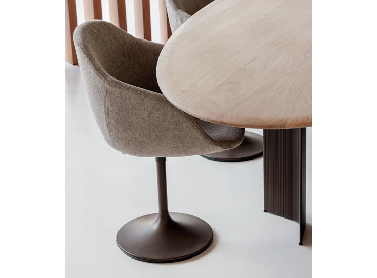 Armstoel Nido stof Easy Care Truffle Central Base Brown Joli